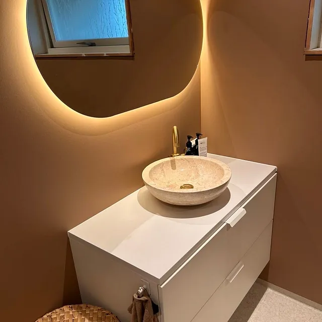 Nyoppusset bad med servant og speil